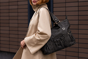 When a Beautiful Handbag-img